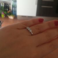 E ora mostraci una foto del tuo anello di fidanzamento! - 1