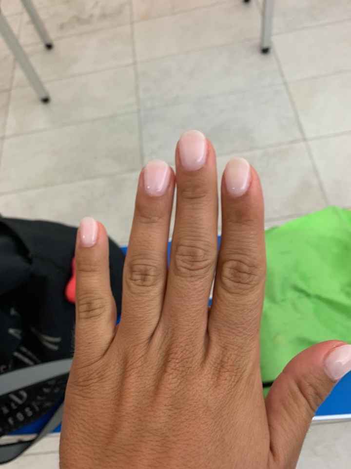 Smalto unghie sposa: bianco, colorato o... - 1