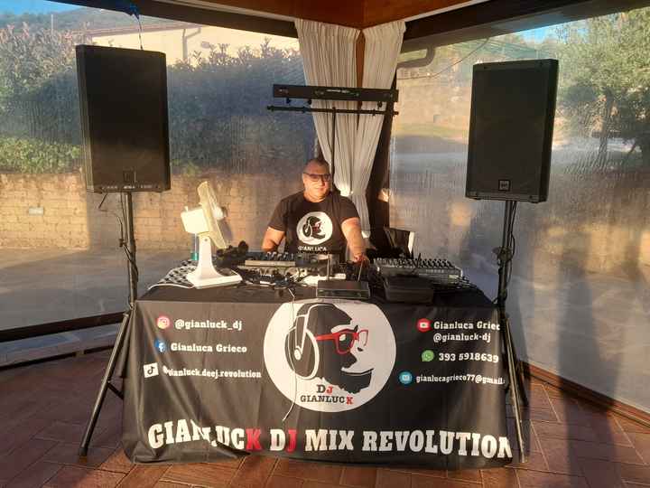APPARECCHIATURA AUDIO, LUCI, MIXER, MICOFONI, CONTROLLER, PROFESSIONALI 