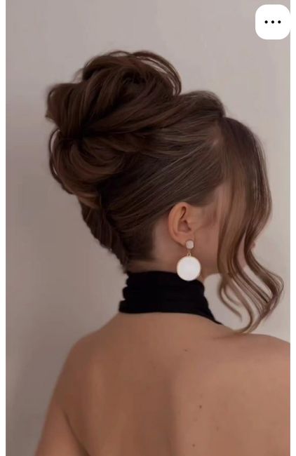 Acconciatura sposa: chignon classico o acconciatura alternativa? 9