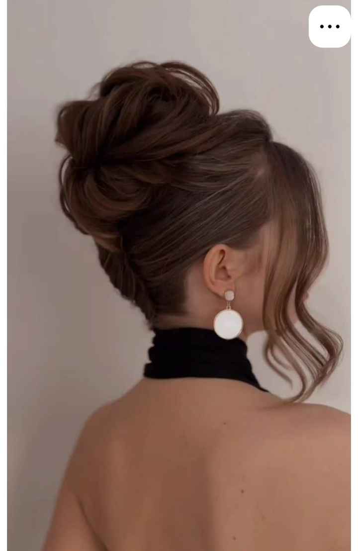 Acconciatura sposa: chignon classico o acconciatura alternativa? - 3