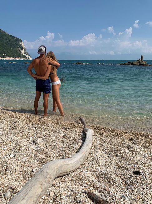 Postate una foto di voi due 👇 - 1