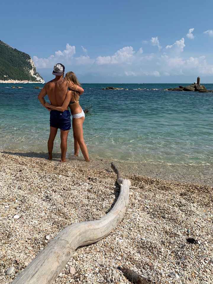 Postate una foto di voi due 👇 - 1
