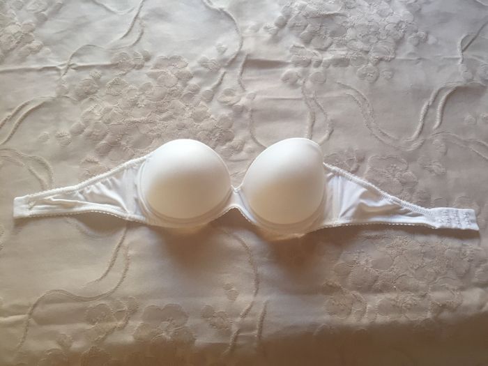 Cucire il reggiseno all'abito - 1