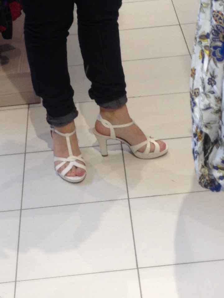 Indecisa tra due scarpe! - 4