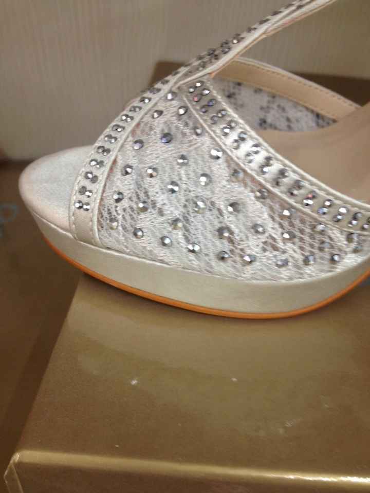 Tra i due litiganti il terzo gode: ecco le mie scarpe! - 3