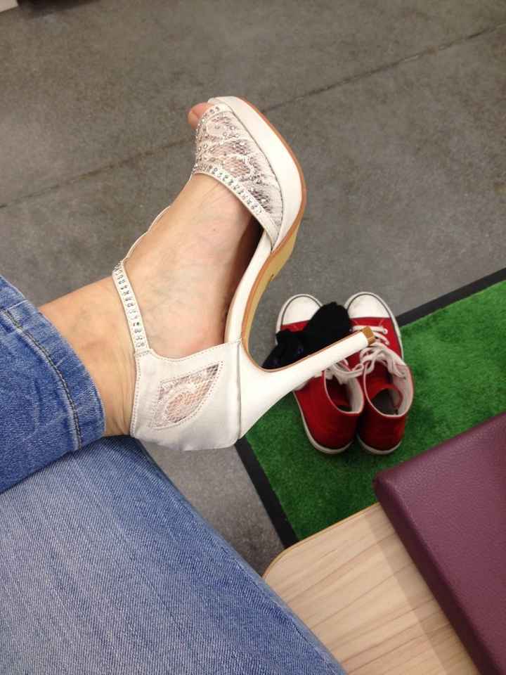 Tra i due litiganti il terzo gode: ecco le mie scarpe! - 5