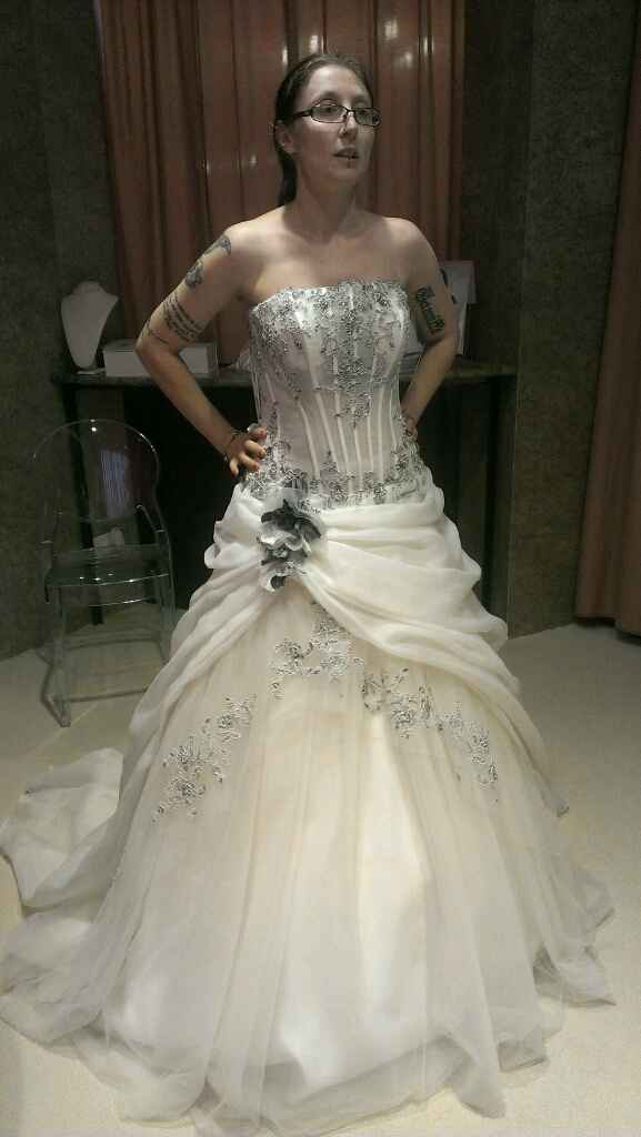 Mi fate vedere i vostri abiti? - 1