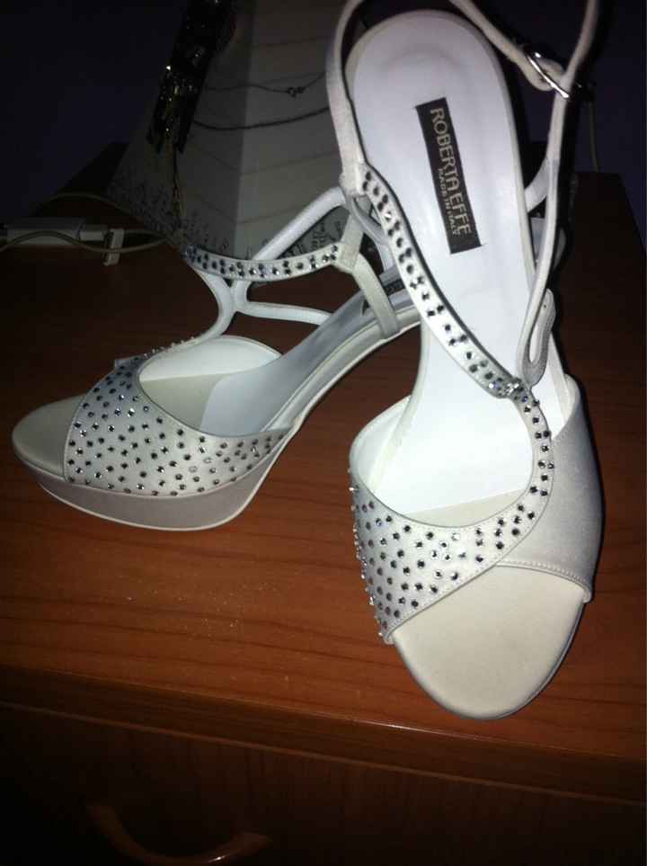 Tra i due litiganti il terzo gode: ecco le mie scarpe! - 3