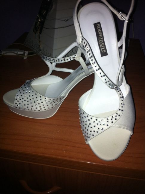 Tra i due litiganti il terzo gode: ecco le mie scarpe! - 3