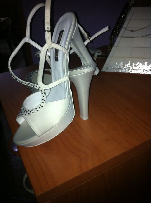 Tra i due litiganti il terzo gode: ecco le mie scarpe! - 4