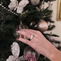 E ora mostraci una foto del tuo anello di fidanzamento! - 1