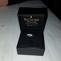 E ora mostraci una foto del tuo anello di fidanzamento! - 1