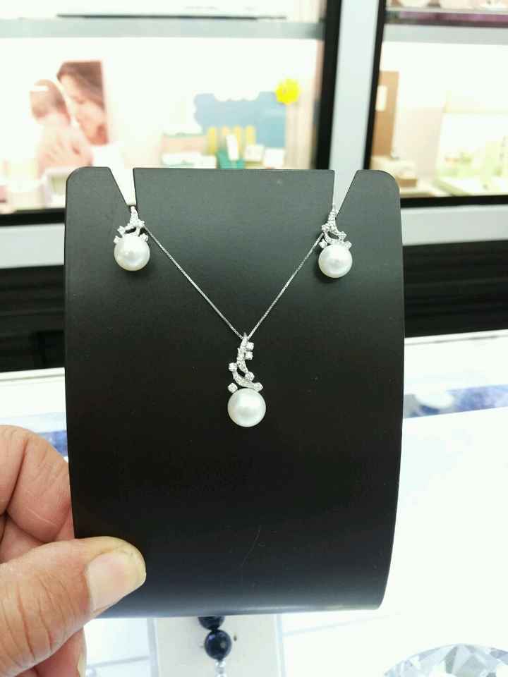 Orecchini e collana - 1