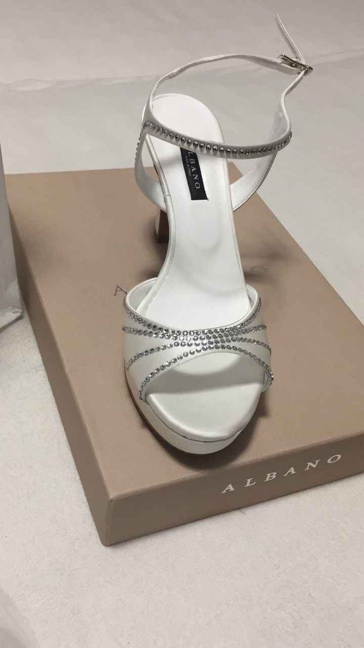 Trovate anche le scarpe!! - 1