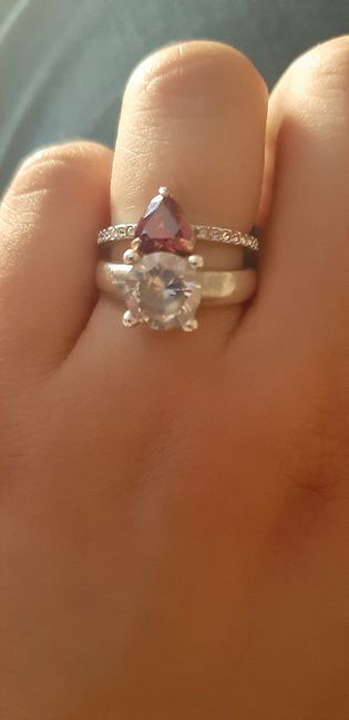 E ora mostraci una foto del tuo anello di fidanzamento! 30