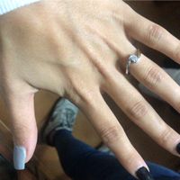 E ora mostraci una foto del tuo anello di fidanzamento! - 1