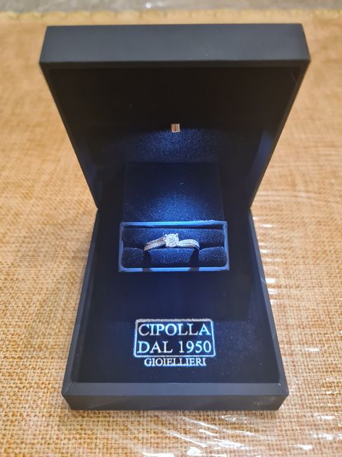 Celebriamo l'amore! Uscite l'anello 📸💍🥳❤️ 26