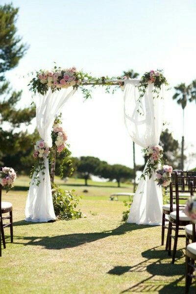 Porta in legno per matrimonio all'aperto - 1