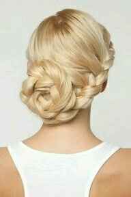 Acconciatura capelli lunghi... aiuto ragazze - 1