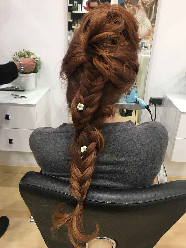  Prova acconciatura... consigli... da notare che la parte superiora e molto simile... la parte sotto