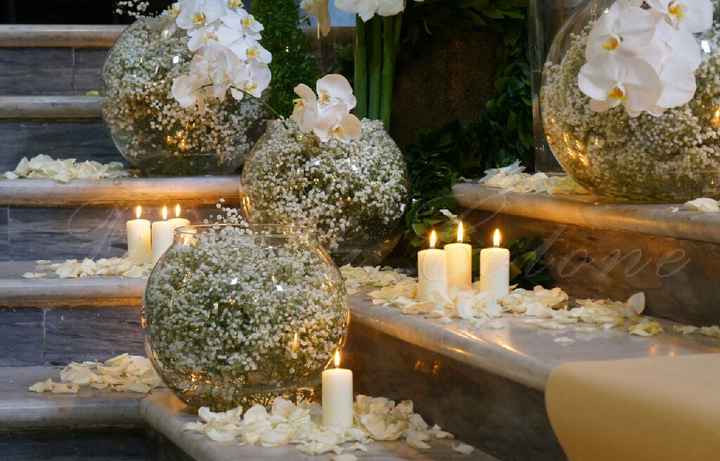 Centro tavola e candele decorative - 1