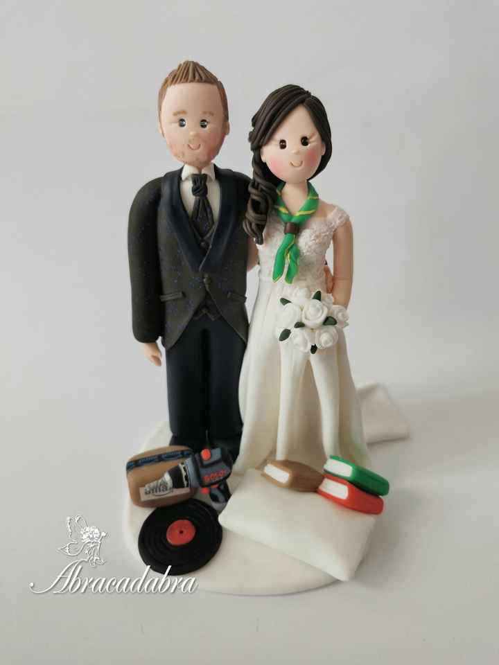 aiuto cake topper - 1