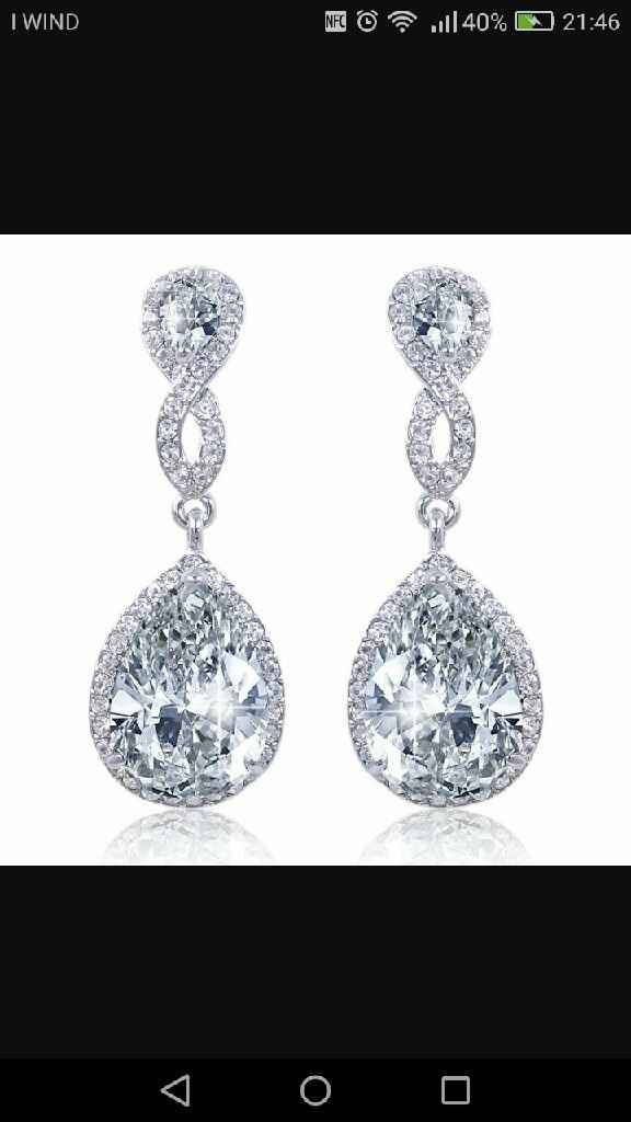 Orecchini e gioielli da indossare - 1