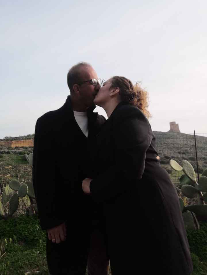 Postate una foto di voi due 👇 - 1