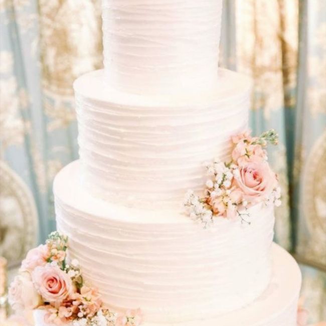 Torta nuziale: bianca, colorata o... 1