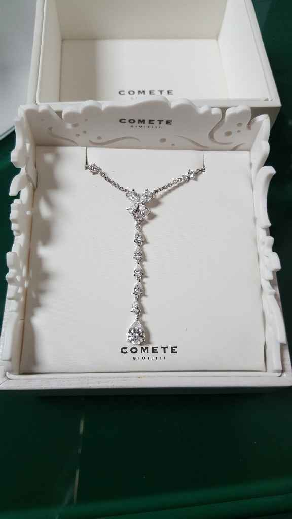 Scollo a cuore e gioielli(anche bigiotteria) - 1