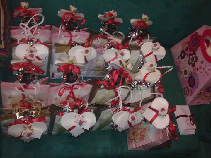 Preparazione delle bomboniere