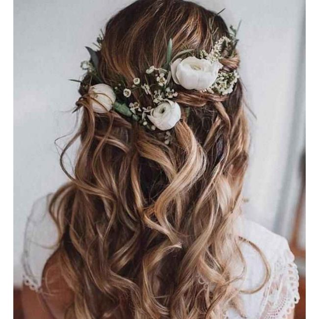 Acconciatura con fiori 2