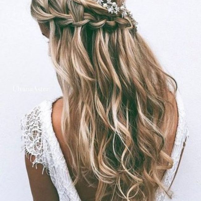 Acconciatura con fiori 3