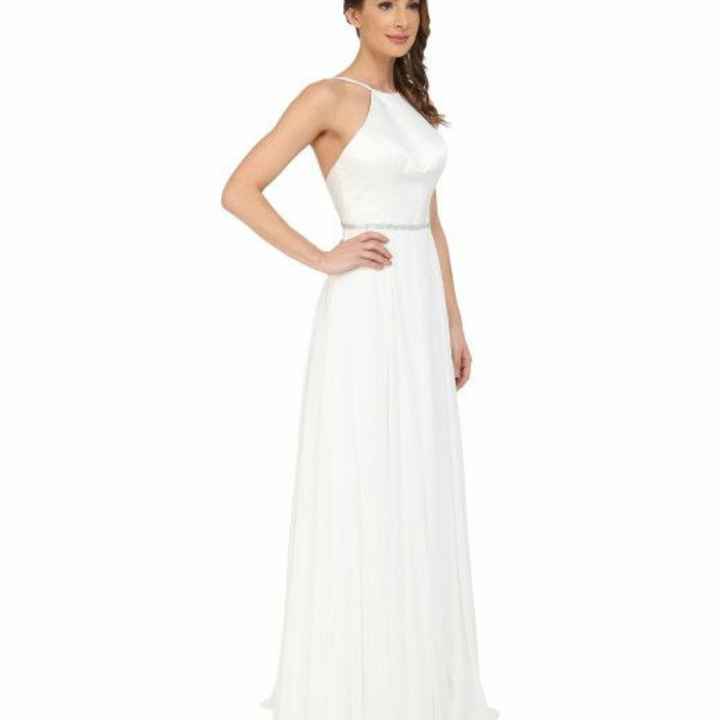 Festa rimandata..cambio d’abito? 👗 - 6