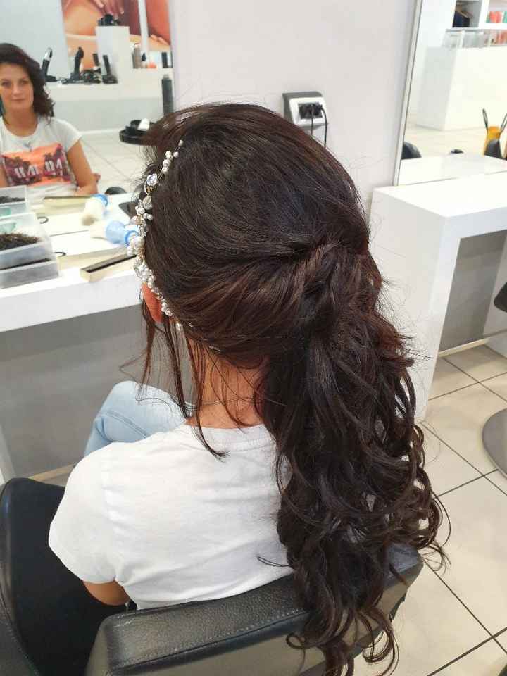 Acconciatura Faro altre prove questa e per farmi idea se mi piacio di piu sciolti o un po raccolti -