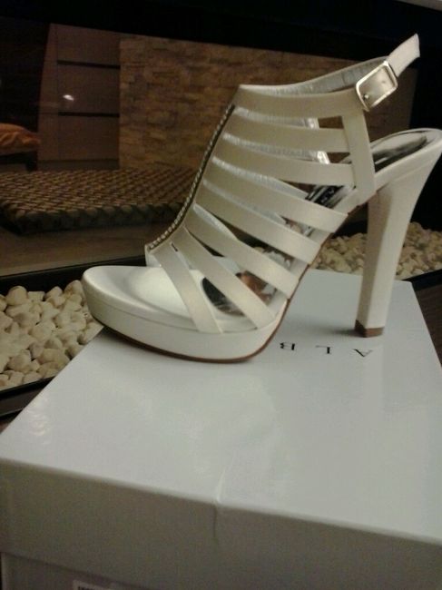 Che ne dite di qst scarpe? - 1