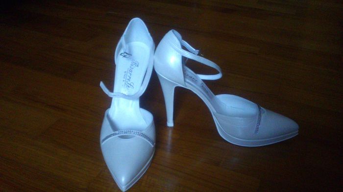 Non mi sarei mai aspettata di innamorarmi di un paio di scarpe: ecco le mie!!! che dite? - 1