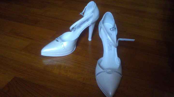 Non mi sarei mai aspettata di innamorarmi di un paio di scarpe: ecco le mie!!! che dite? - 1