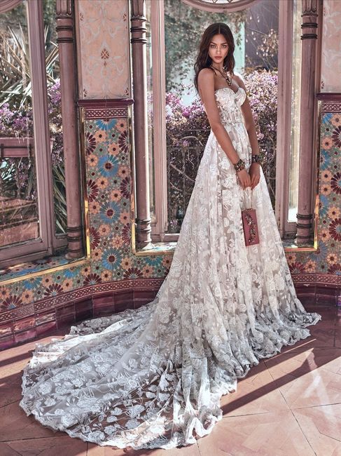 7 designer di abiti da sposa, chi preferite? 10