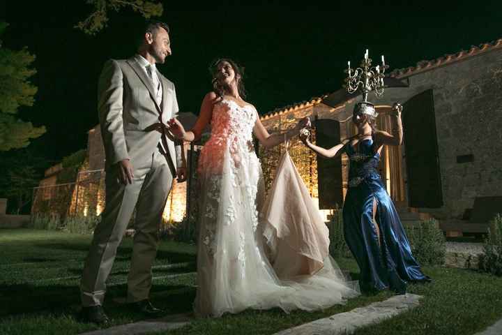 Ingresso con la nostra amica danzatrice nella danza egiziana del candelabro utilizzato per i cortei 