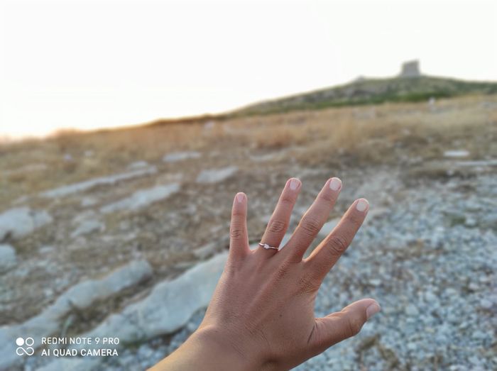 E ora mostraci una foto del tuo anello di fidanzamento! - 1