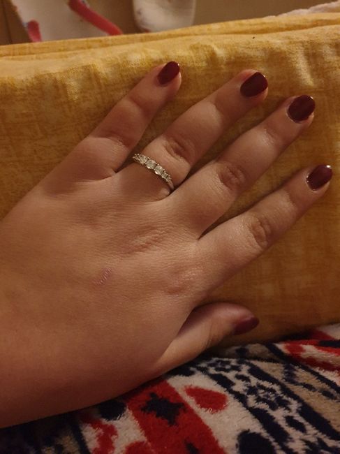 E ora mostraci una foto del tuo anello di fidanzamento! 21