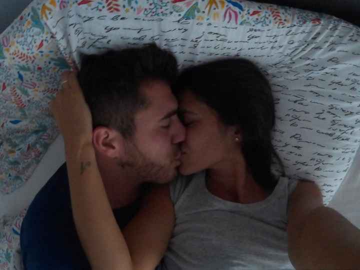 Ruba anche tu un bacio alla tua dolce metà e postalo in Community! - 1