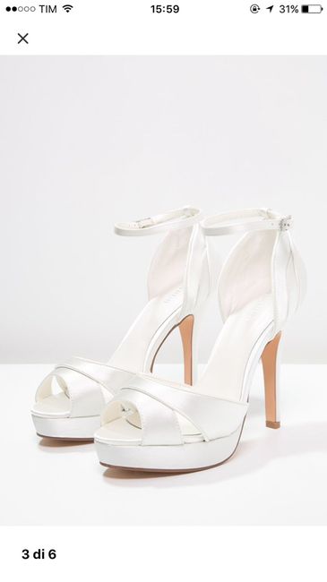 Prima vestito e poi scarpe o viceversa? - 1