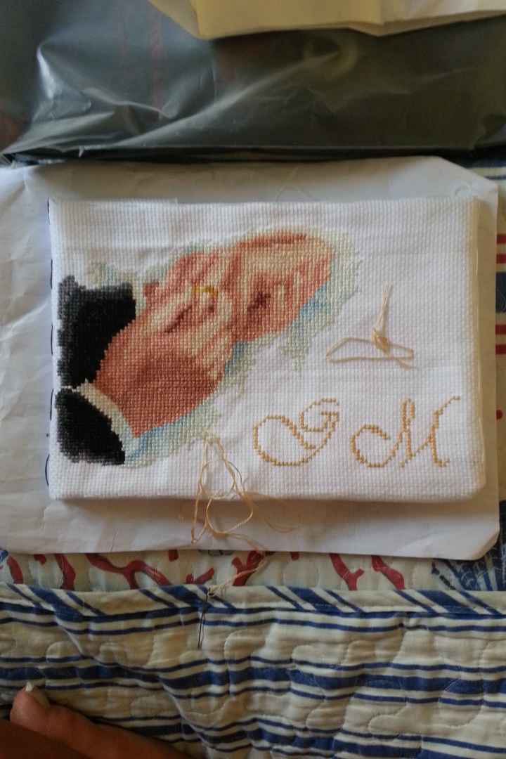 Ed ecco il mio cuscino portafedi ricamato a mano... :-) - 1