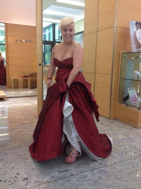 Abito da sposa colorato: chi lo indosserà? - 1