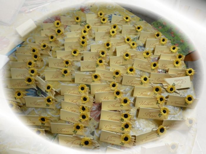 segna posto matrimonio con girasoli