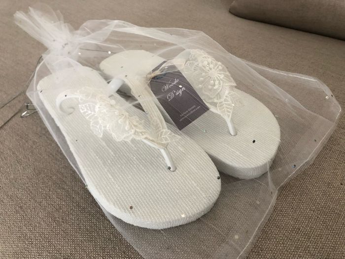 Mi fate vedere le ciabatte che indosserete a casa? - 1