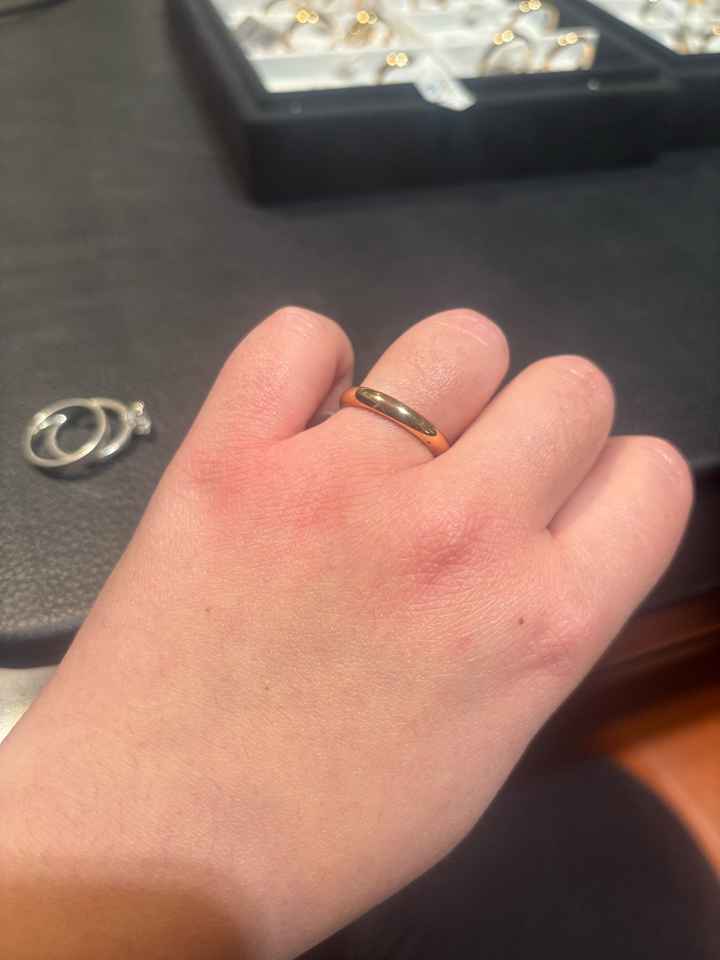 Ciao io ho scelto la fede unoaerre classica da 5 grammi ma sono un po’ indecisa come vi trovate? è m